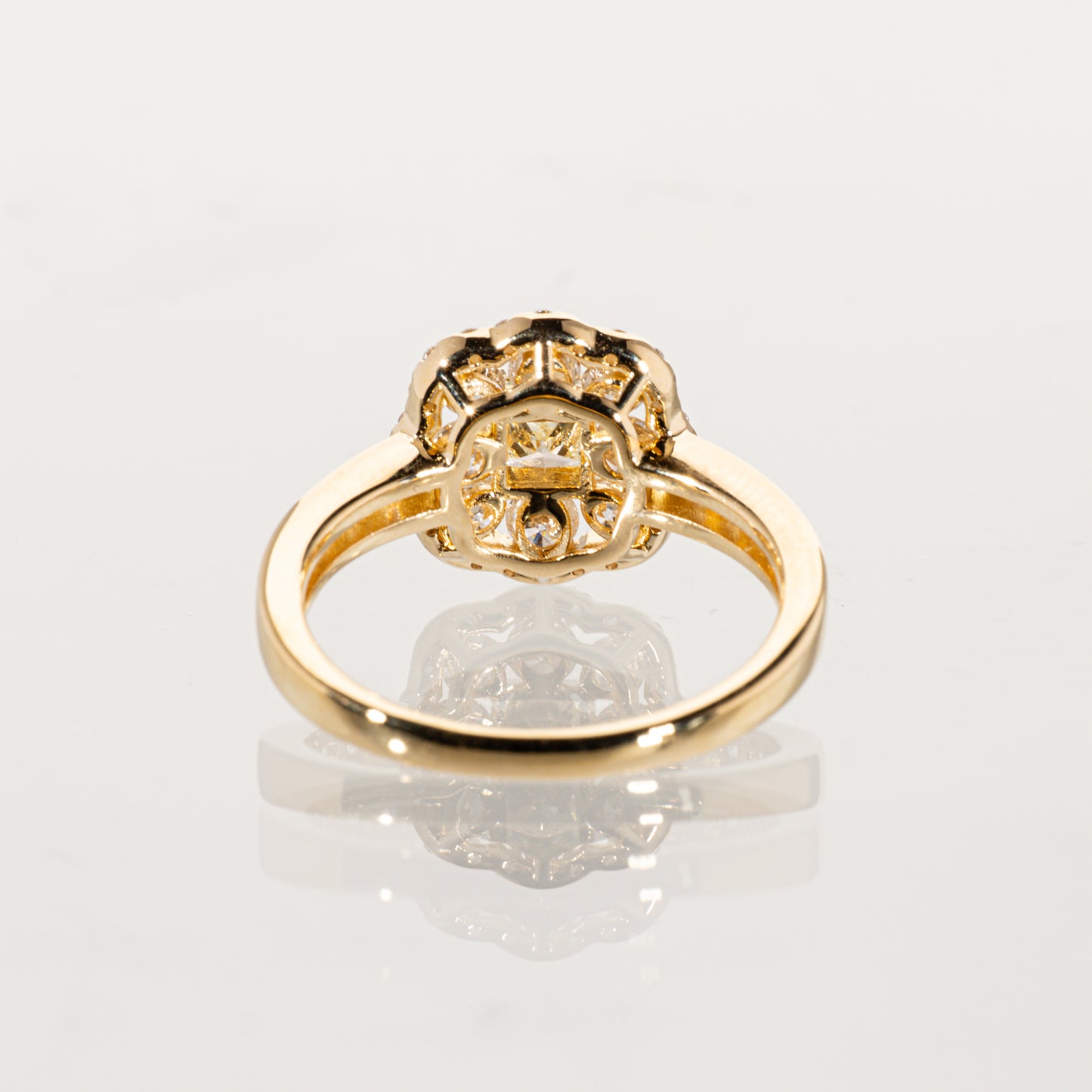 イエローダイヤモンド0.300ct メレダイヤモンド0.83ct K18YG リング