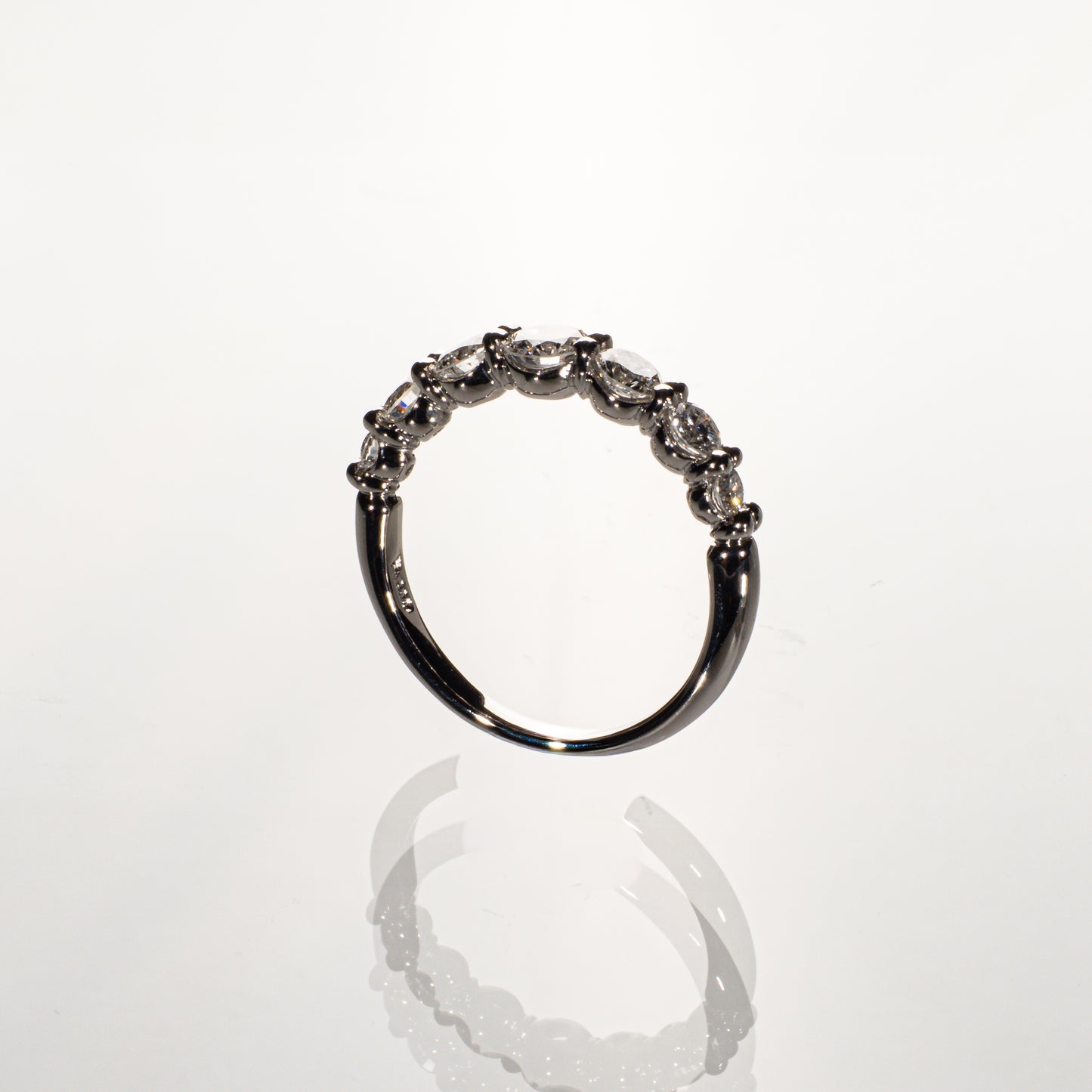 ダイヤモンド1.03ct Pt900 グラデーションハーフエタニティリング