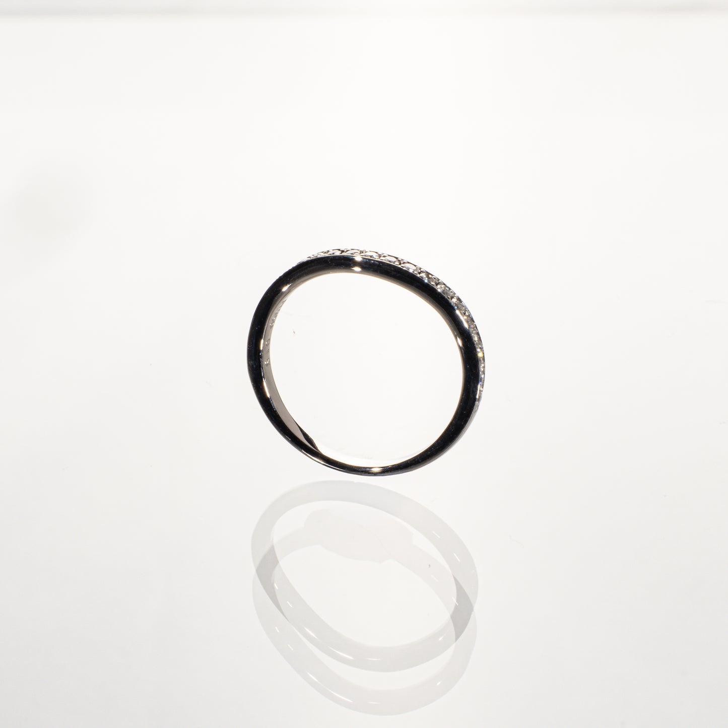 ダイヤモンド0.15ct Pt950 ウェーブハーフエタニティリング