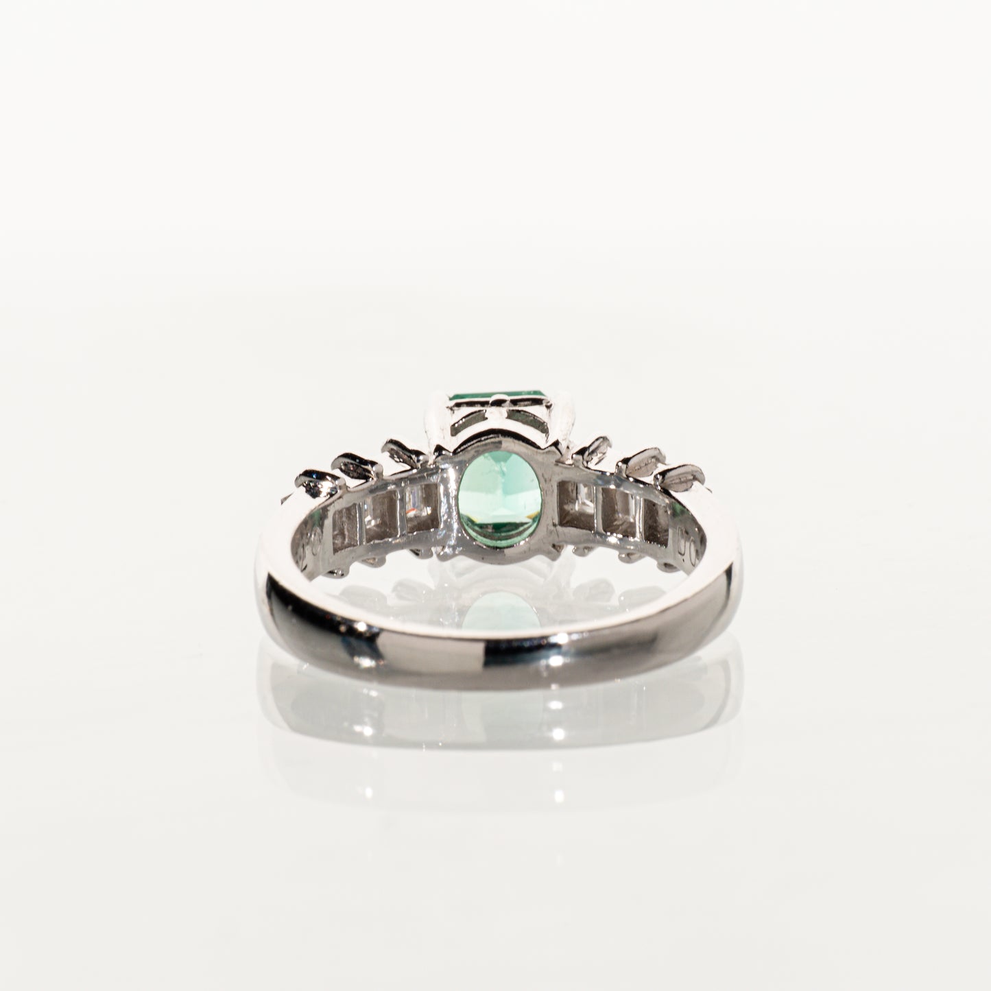 エメラルド0.79ct ダイヤモンド0.54ct Pt900 リング