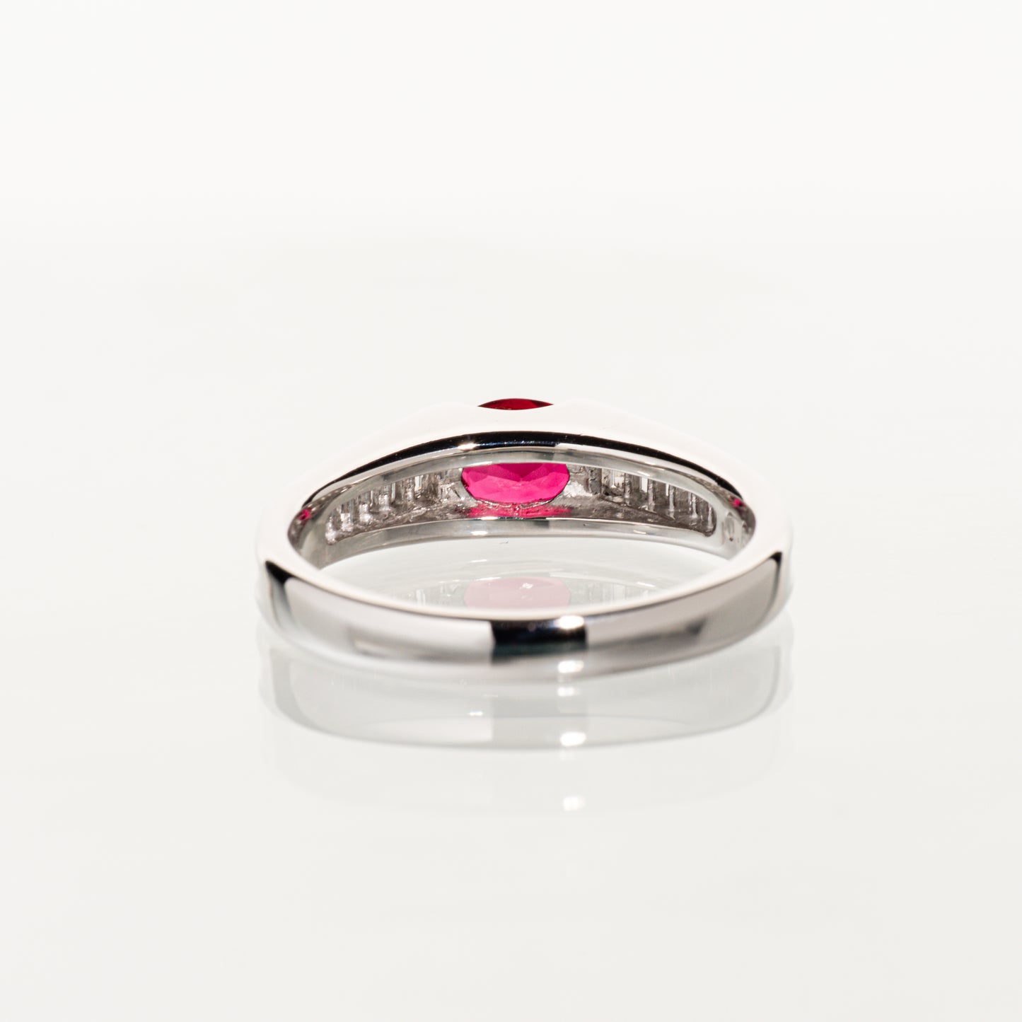 レッドスピネル0.68ct ダイヤモンド0.26ct Pt900 リング