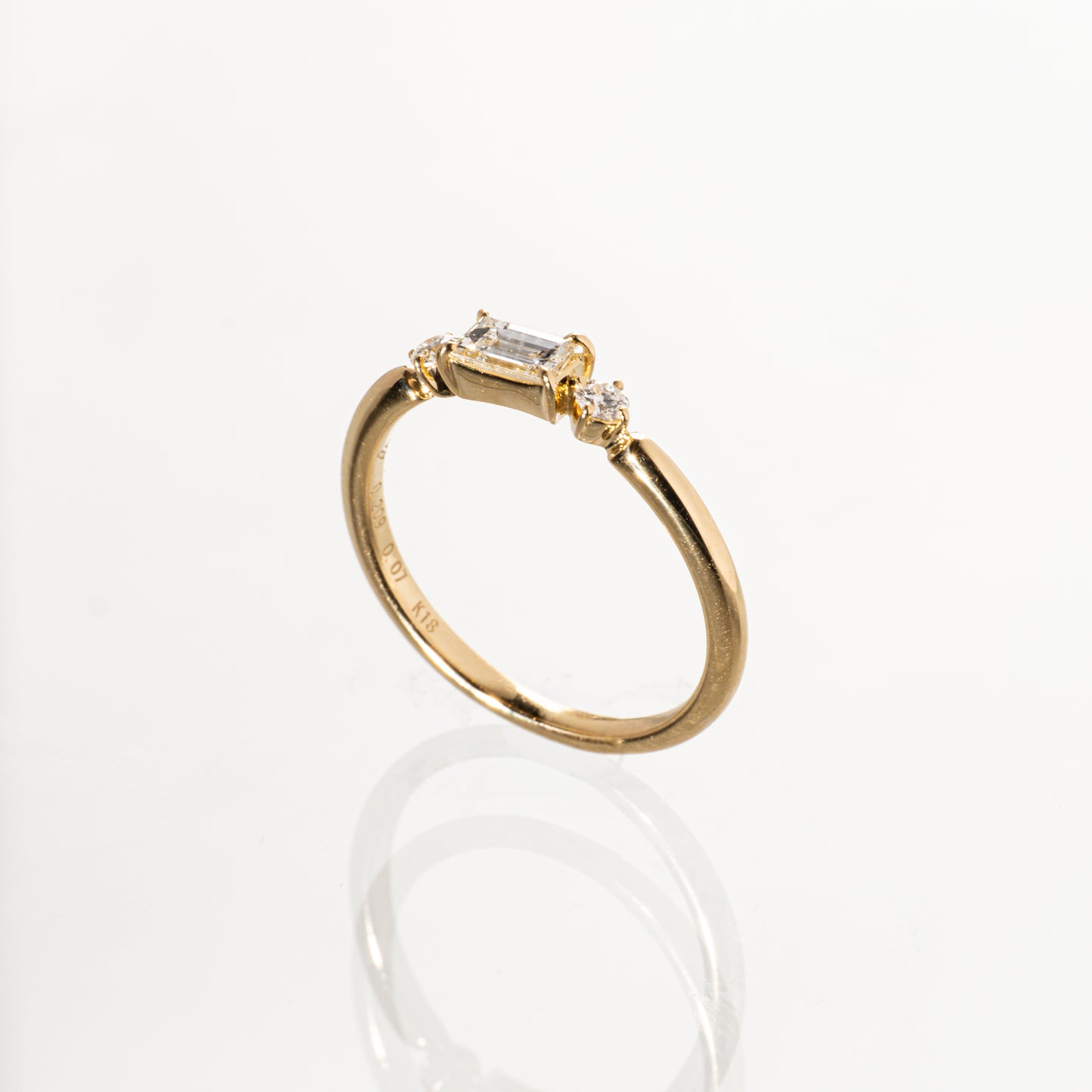 バゲットカットダイヤモンド0.209ct メレダイヤモンド0.07ct K18 リング