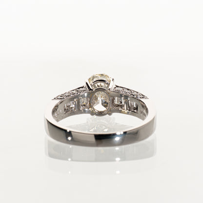 オーバルカットダイヤモンド1.280ct メレダイヤモンド0.695ct Pt950 リング