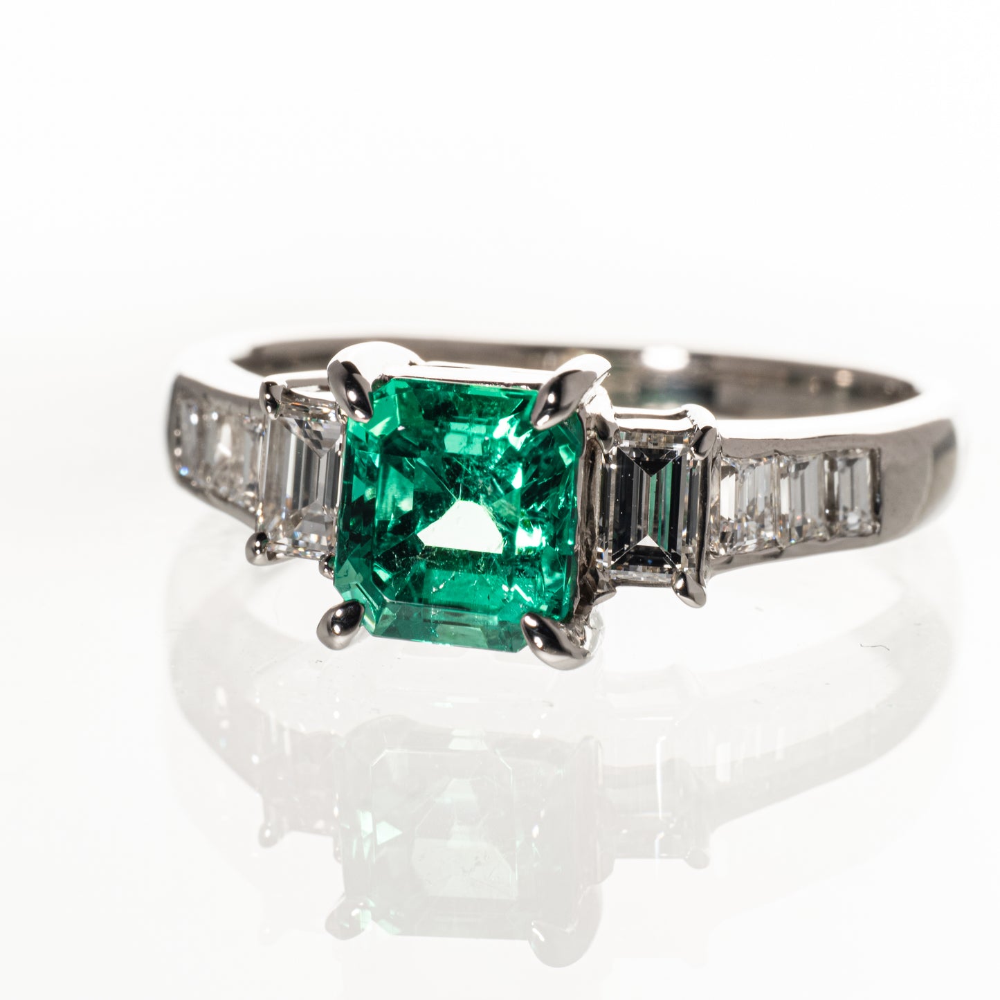 エメラルド1.17ct ダイヤモンド0.65ct Pt900 リング