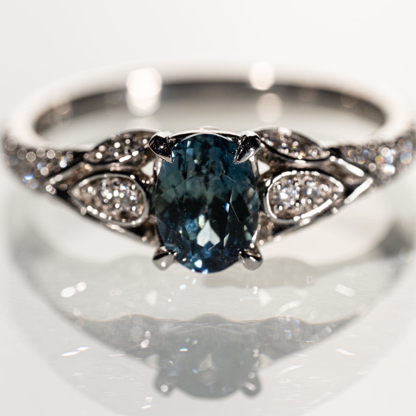 モンタナ産サファイア0.89ct ダイヤモンド0.20ct Pt900 リング