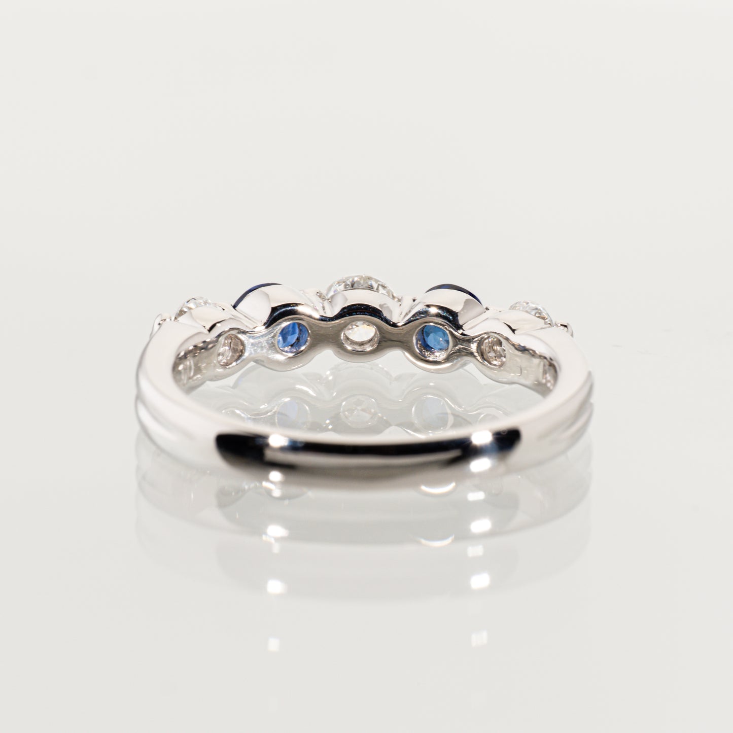 BLUERIVER サファイア0.63ct ダイヤモンド0.60ct Pt900 5ストーンリング