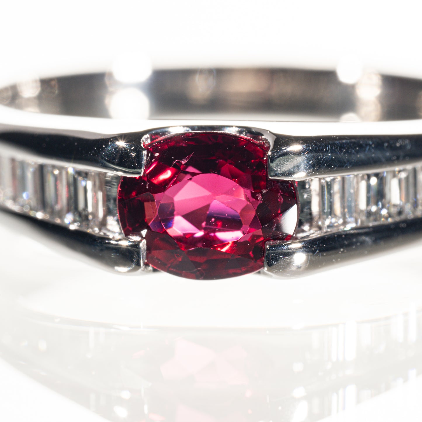 レッドスピネル0.68ct ダイヤモンド0.26ct Pt900 リング