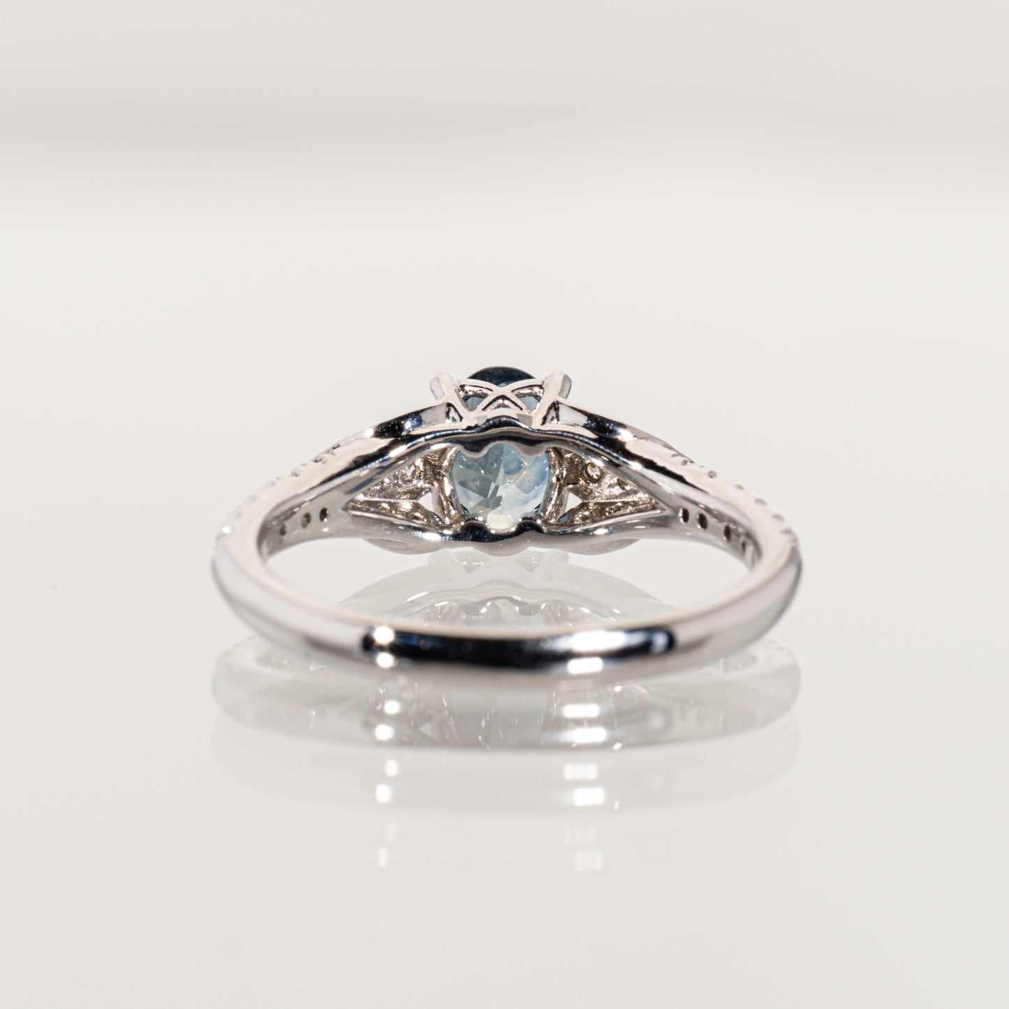 モンタナ産サファイア0.89ct ダイヤモンド0.20ct Pt900 リング