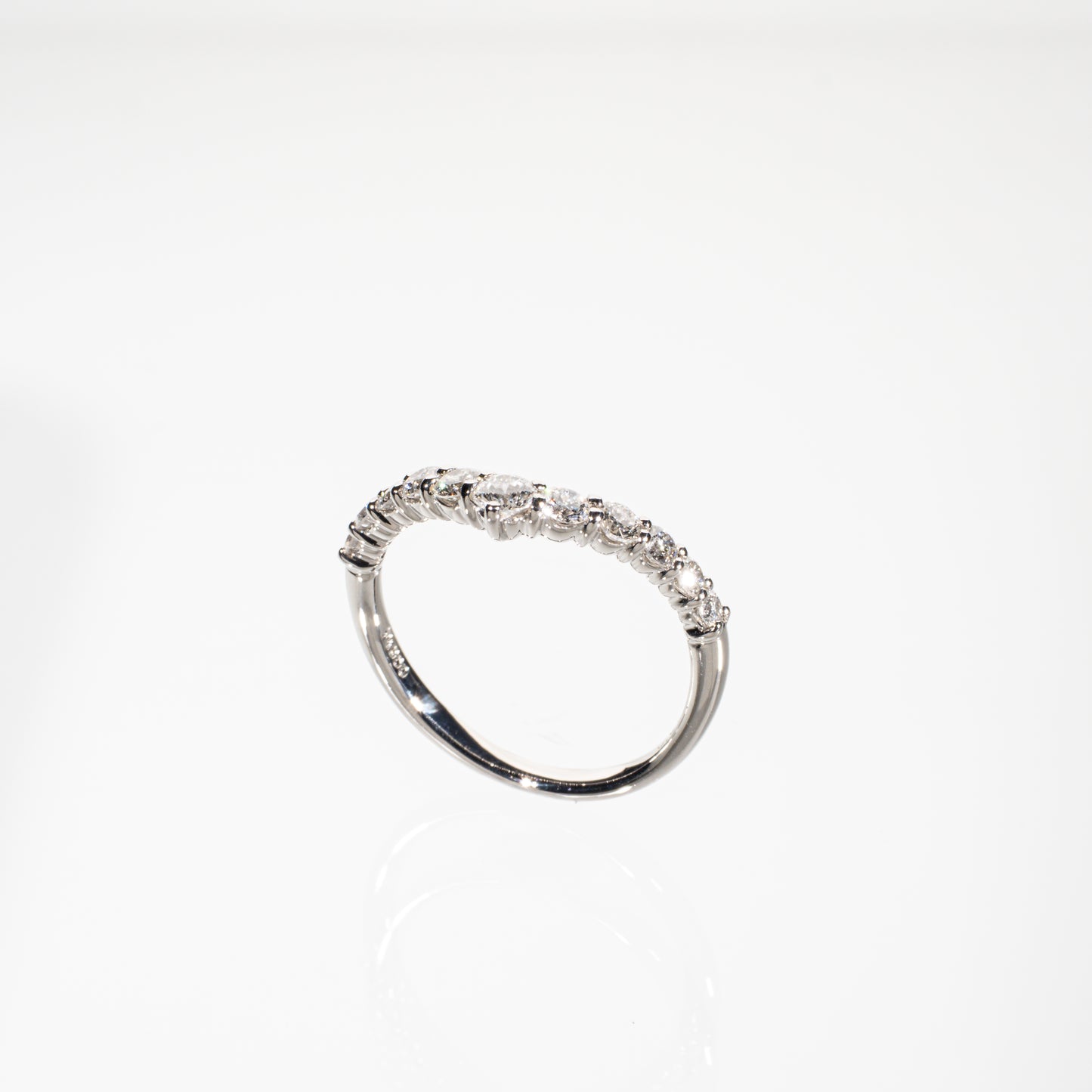 ダイヤモンド0.55ct Pt900 ウェーブハーフエタニティリング
