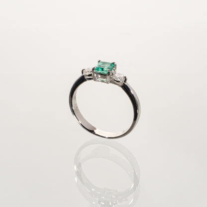 エメラルド0.35ct ダイヤモンド0.20ct Pt900 リング