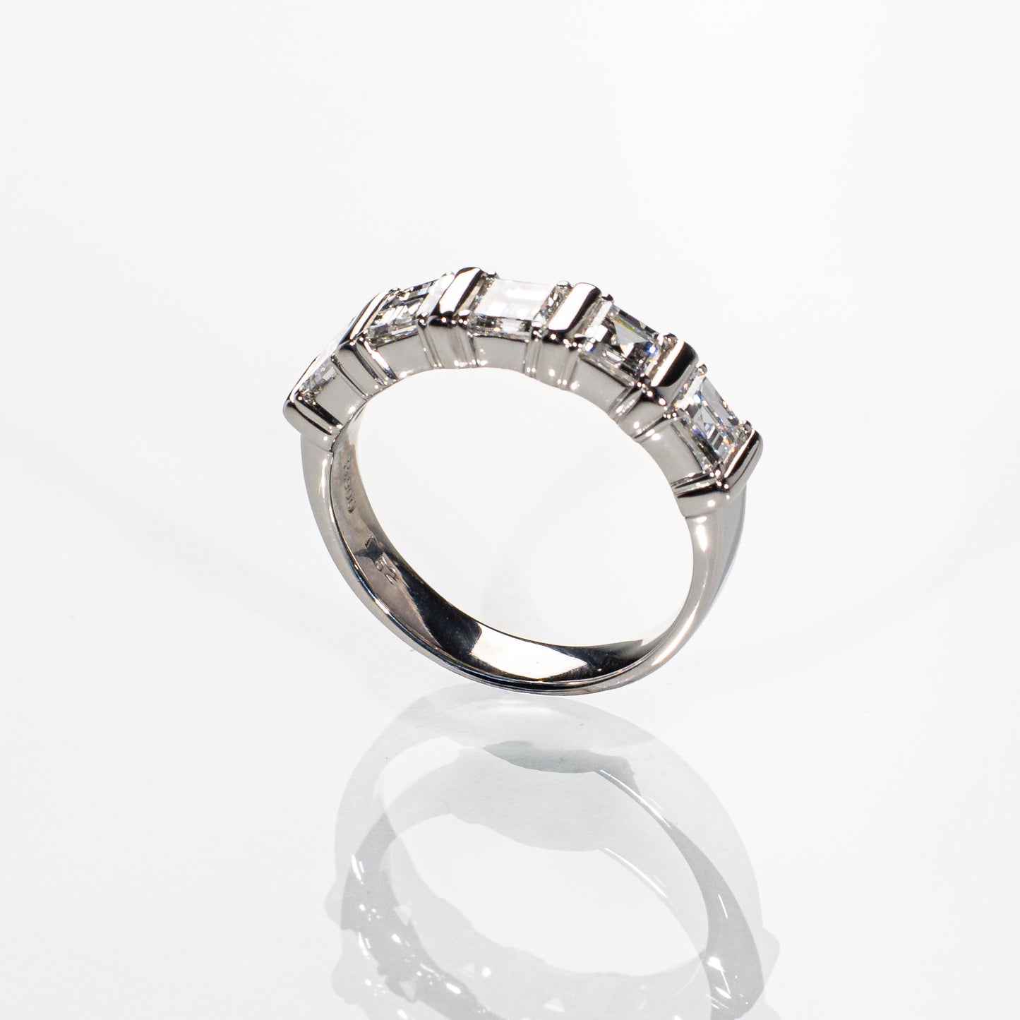 カレイカットダイヤモンド1.52ct Pt900 ハーフエタニティリング