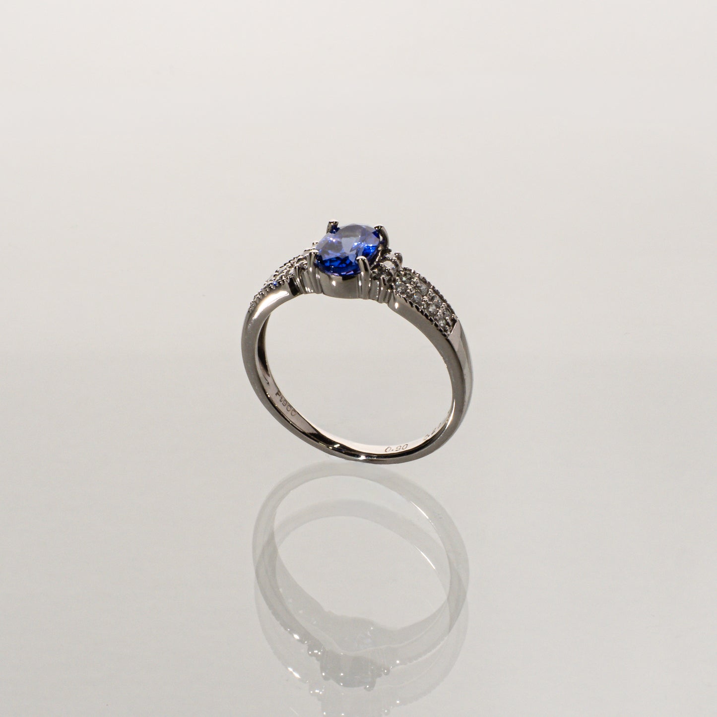 タンザナイト0.90ct ダイヤモンド0.20ct Pt900 リング
