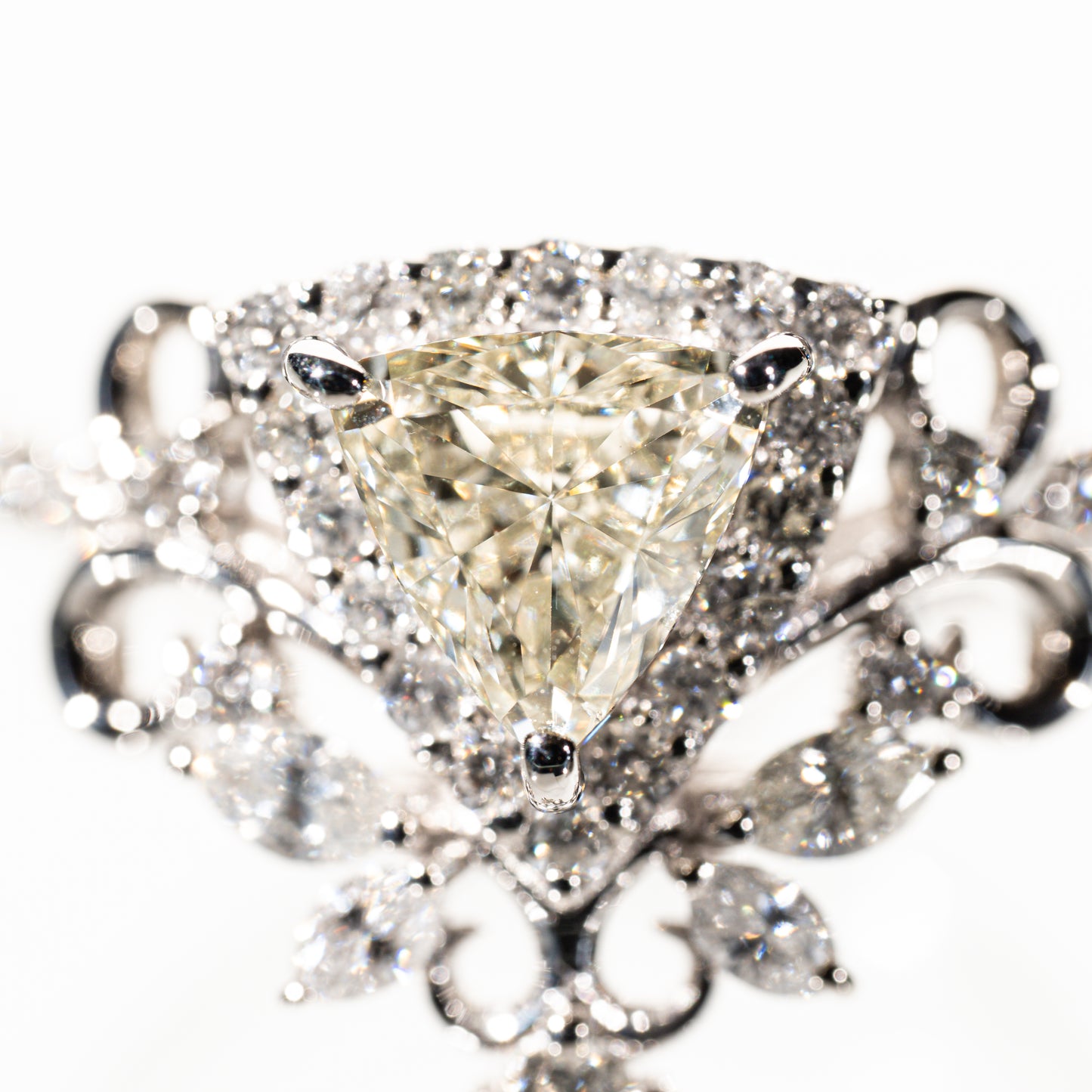 イエローダイヤモンド1.056ct ダイヤモンド0.72ct Pt900 リング
