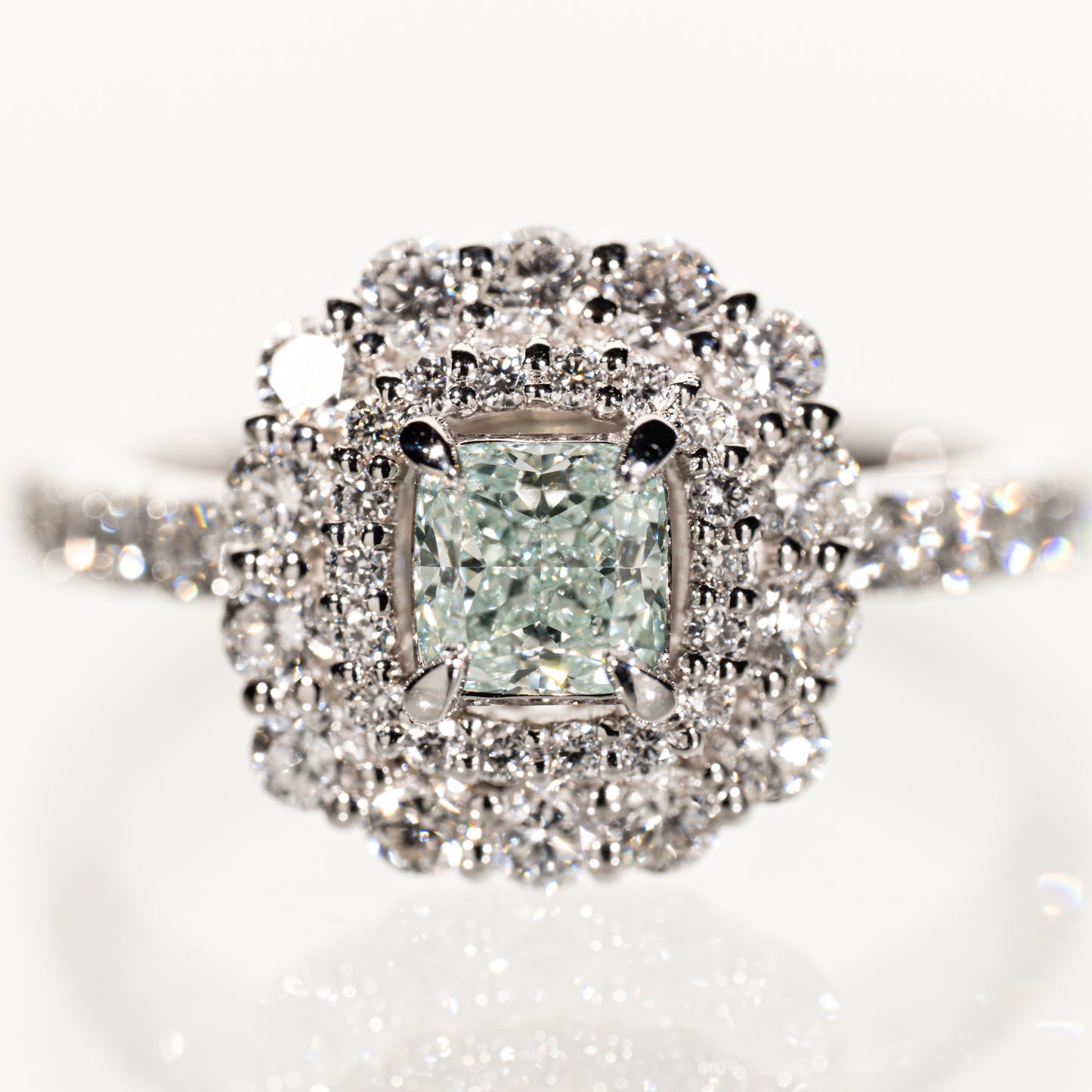 FANCY LIGHT BLUISH GREEN ダイヤモンド0.54ct メレダイヤモンド0.94ct Pt900 ダブルヘイローリング