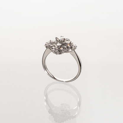 ダイヤモンド0.80ct K18WG クロスシルエットリング