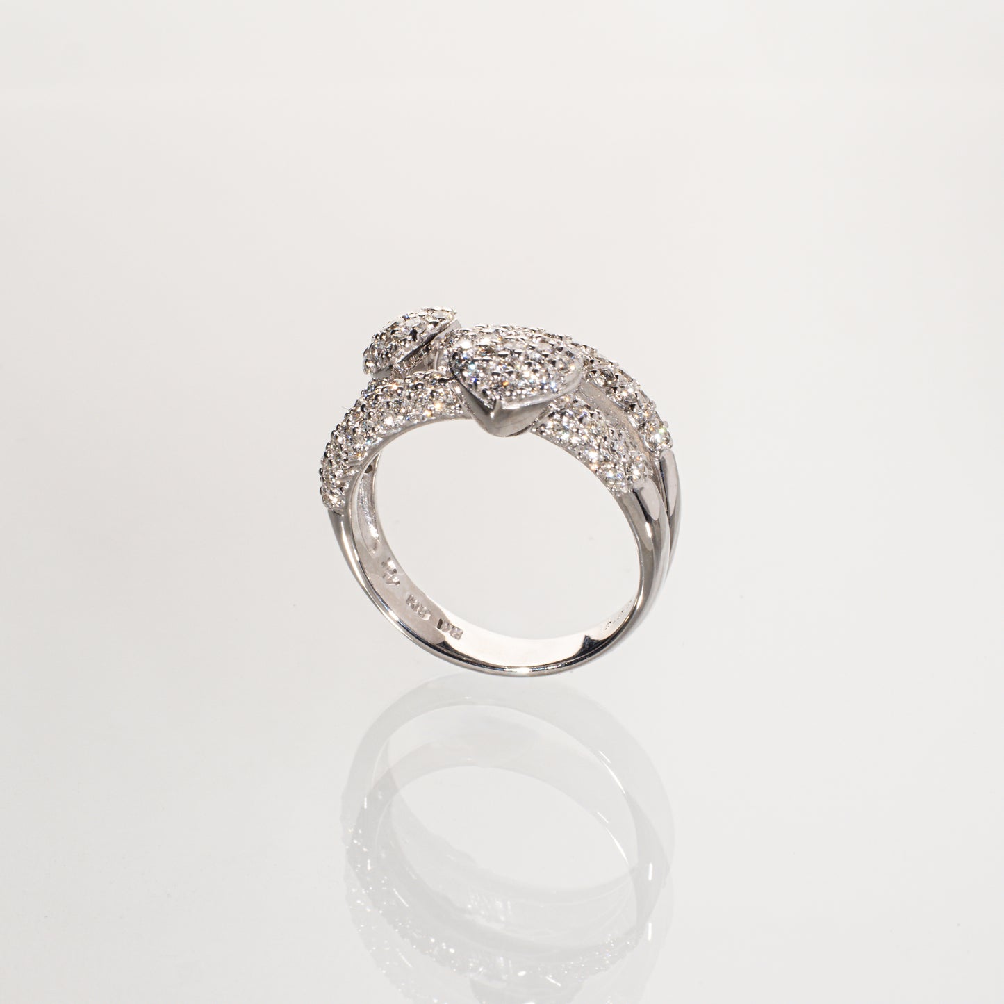 Ponte Vecchio ダイヤモンド0.90ct K18WG パヴェハートリング