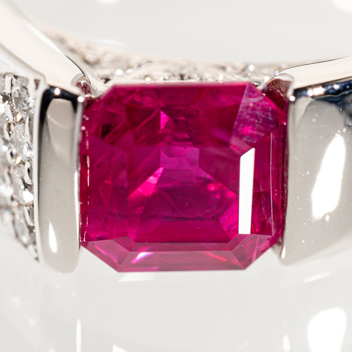 ルビー1.436ct ダイヤモンド0.12ct Pt900 リング