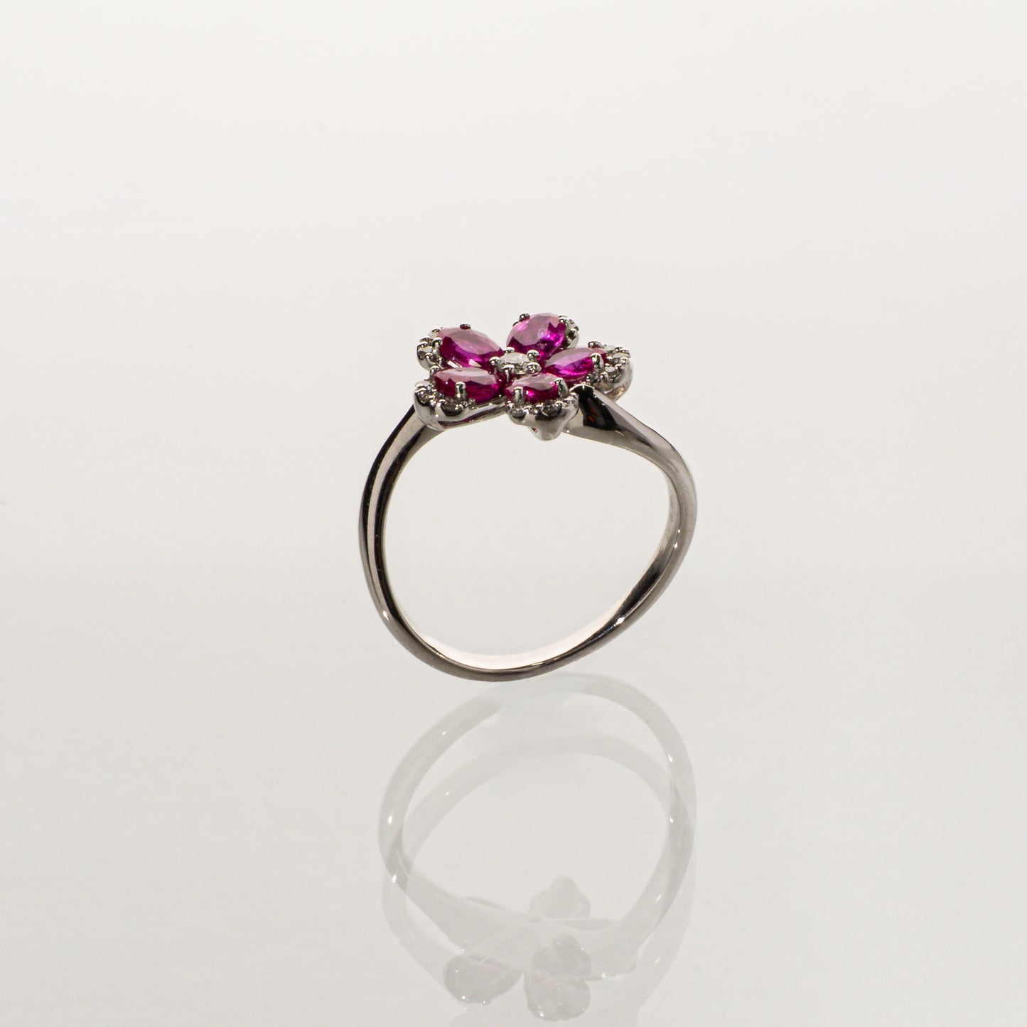 ピンクサファイア0.95ct ダイヤモンド0.10ct Pt900 フラワーリング
