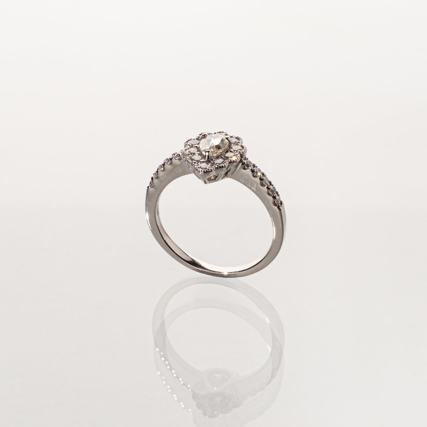 ローズカットダイヤモンド0.24ct メレダイヤモンド0.40ct Pt950 ヘイローリング