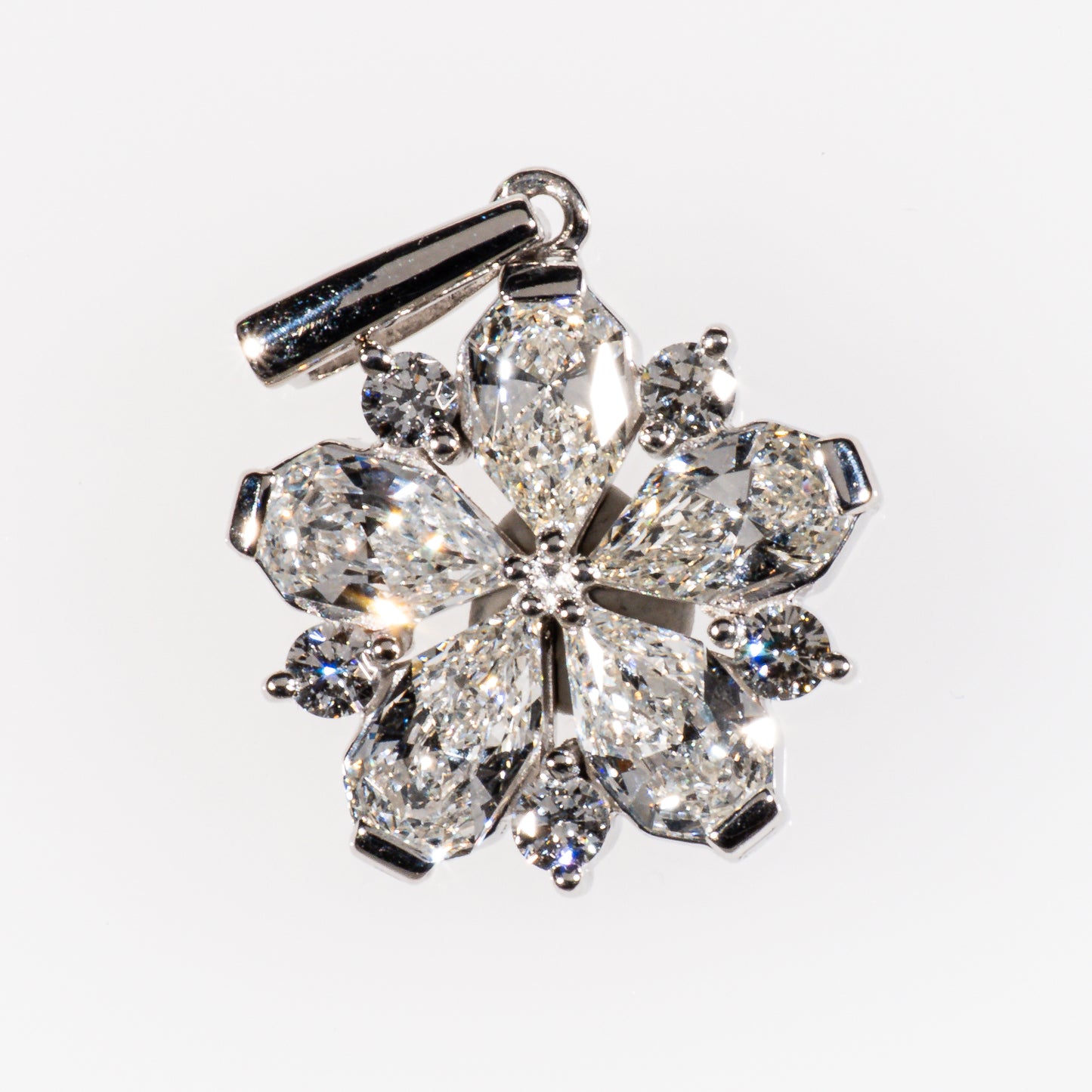 オクタゴナルペアシェイプダイヤモンド1.24ct メレダイヤモンド0.16ct Pt フラワーペンダントトップ