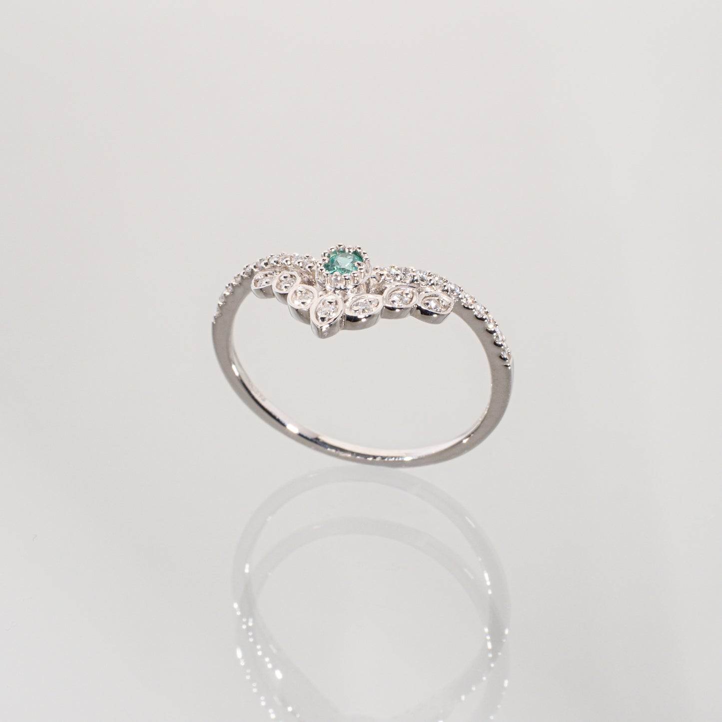 パライバトルマリン0.05ct ダイヤモンド0.10ct Pt900 ティアラリング