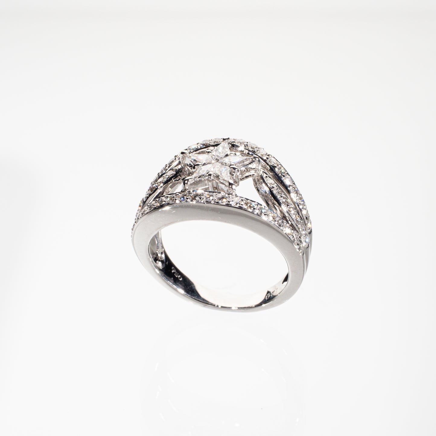 ダイヤモンド1.20ct 750 シューティングスターリング
