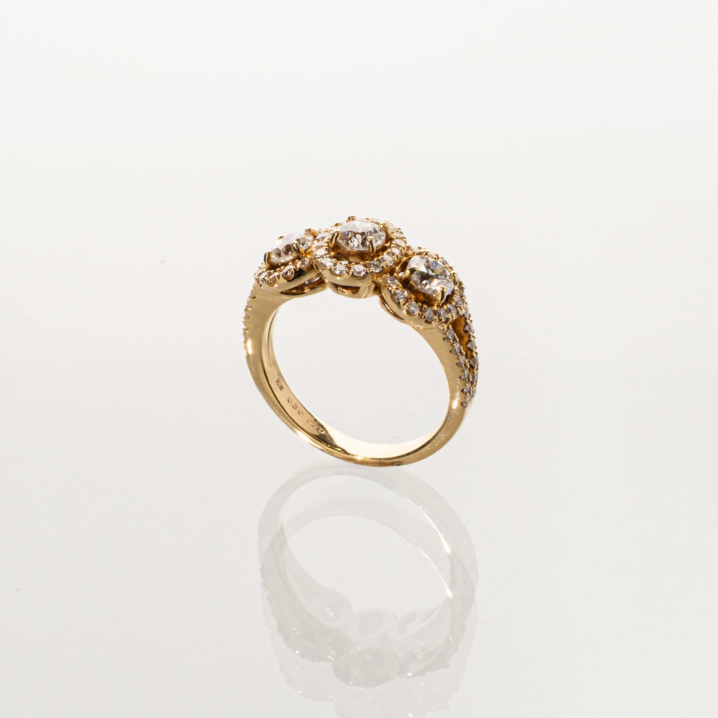 ダイヤモンド0.90ct メレダイヤモンド0.47ct K18 スリーストーンヘイローリング