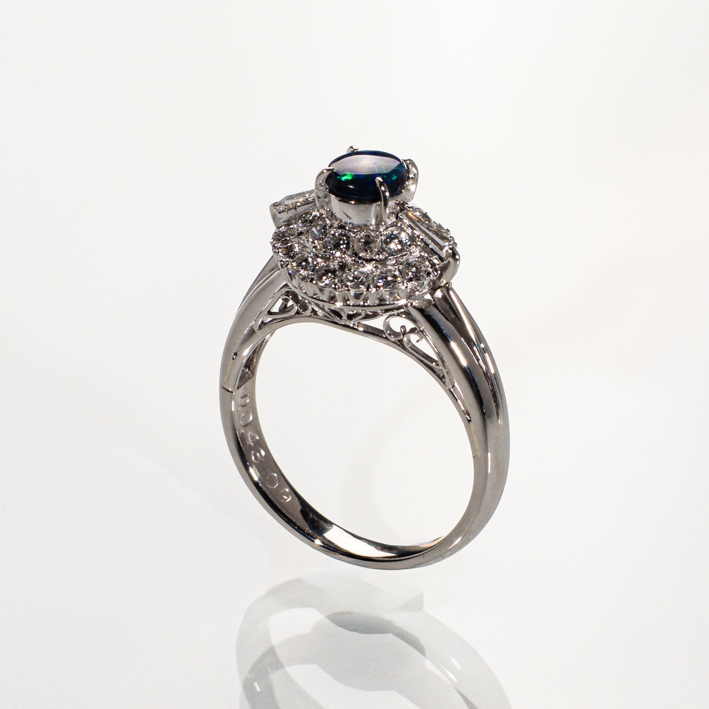 ブラックオパール0.32ct ダイヤモンド0.52ct Pm900陽刻 リング
