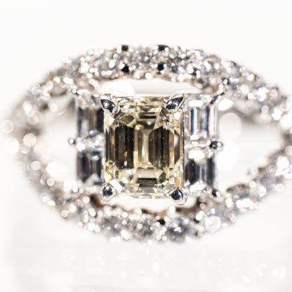 エメラルドカットダイヤモンド1.009ct メレダイヤモンド1.384ct Pt900 リング