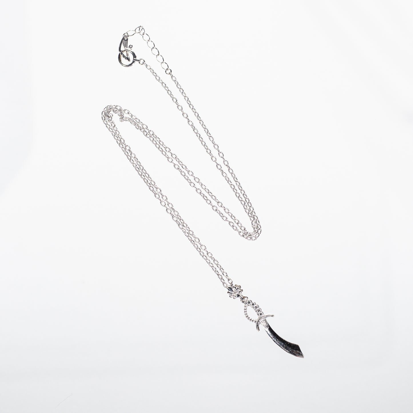 AHKAH カトラスモチーフ ダイヤモンド0.03ct K18WG ネックレス