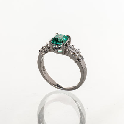 エメラルド0.79ct ダイヤモンド0.54ct Pt900 リング