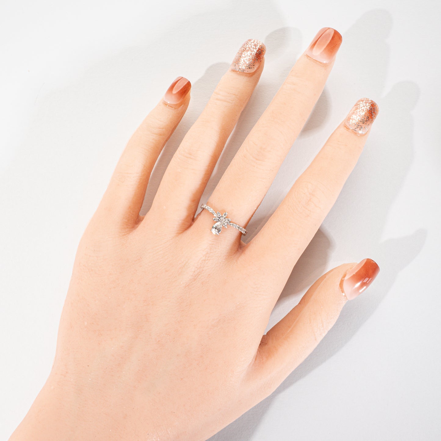 ペアシェイプダイヤモンド0.248ct メレダイヤモンド0.20ct Pt950 ウェーブリング