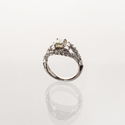エメラルドカットダイヤモンド1.009ct メレダイヤモンド1.384ct Pt900 リング