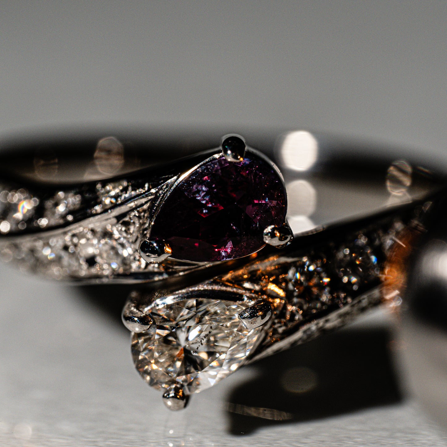 ブラジル産アレキサンドライト0.34ct ペアシェイプダイヤモンド0.25ct メレダイヤモンド0.31ct Pt900 リング