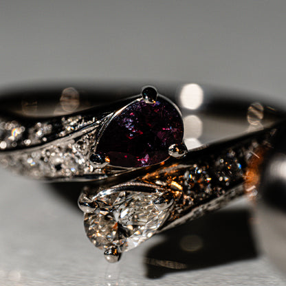 ブラジル産アレキサンドライト0.34ct ペアシェイプダイヤモンド0.25ct メレダイヤモンド0.31ct Pt900 リング