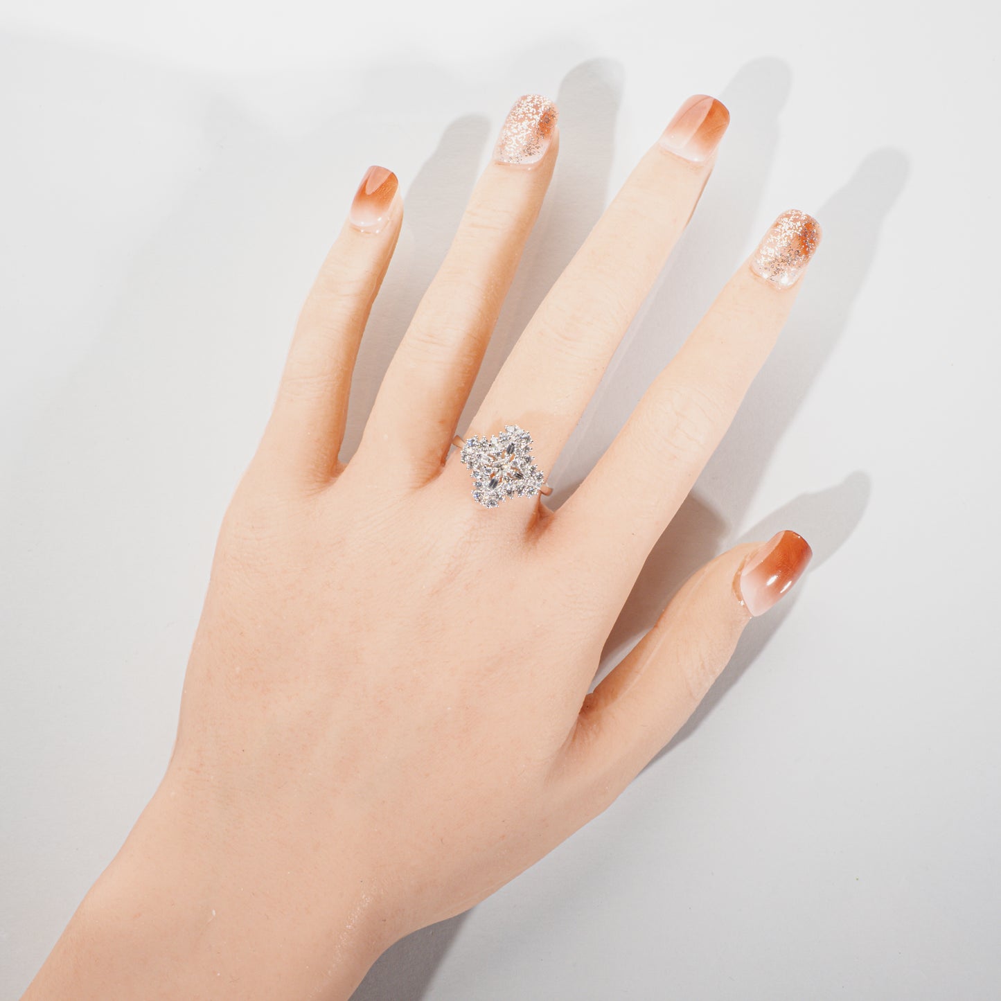 ダイヤモンド0.80ct K18WG クロスシルエットリング