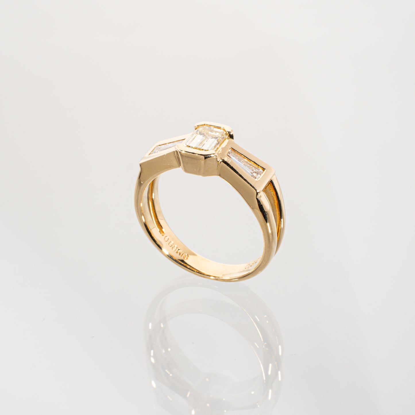 エメラルドカットダイヤモンド0.68ct メレダイヤモンド0.32ct K18 リング