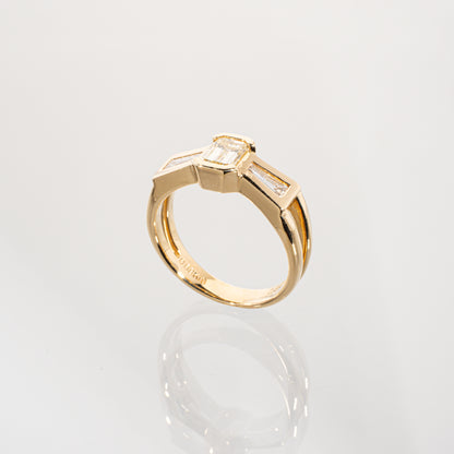 エメラルドカットダイヤモンド0.68ct メレダイヤモンド0.32ct K18 リング