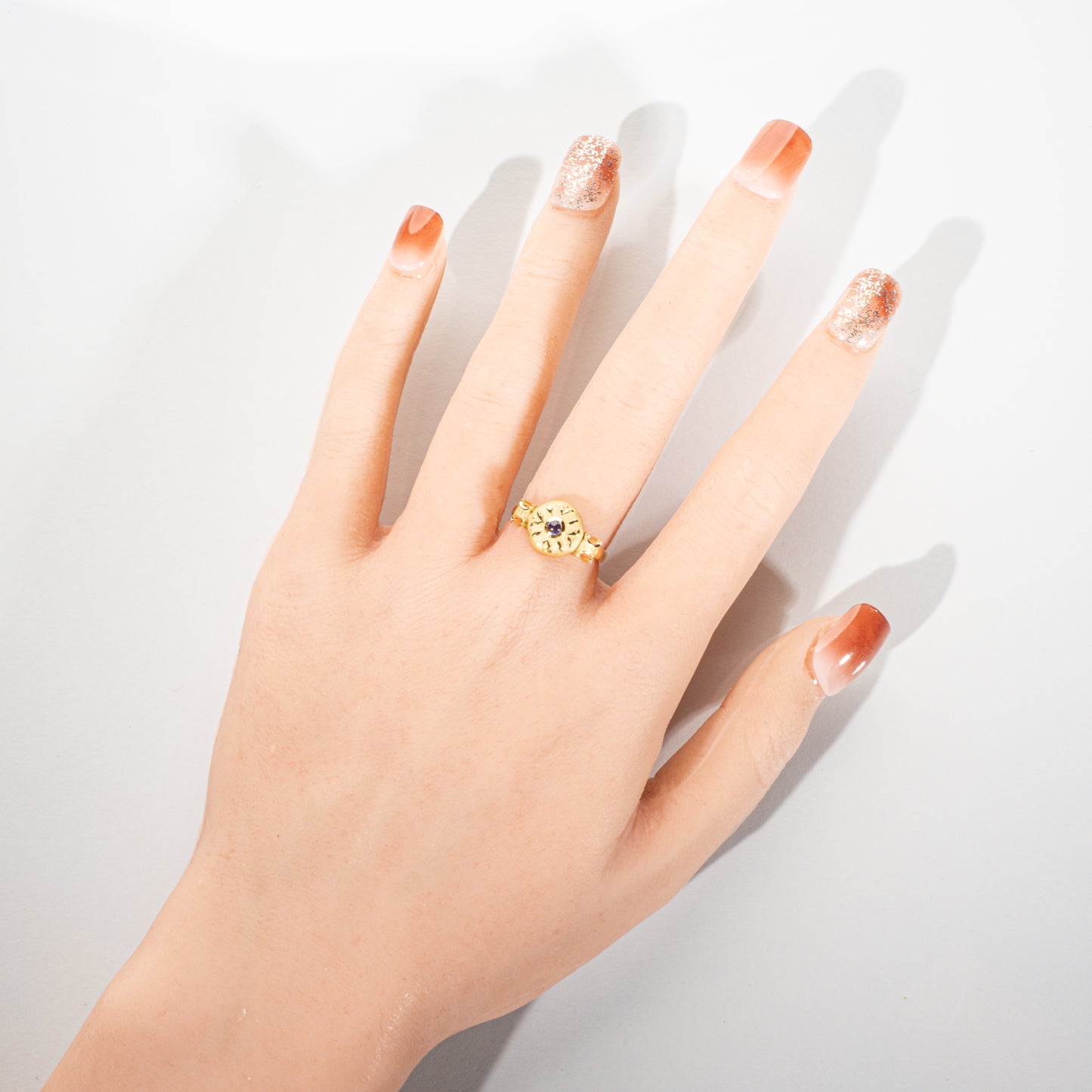 CELINE カボションサファイア0.12ct K18イエローゴールド ロゴモチーフリング