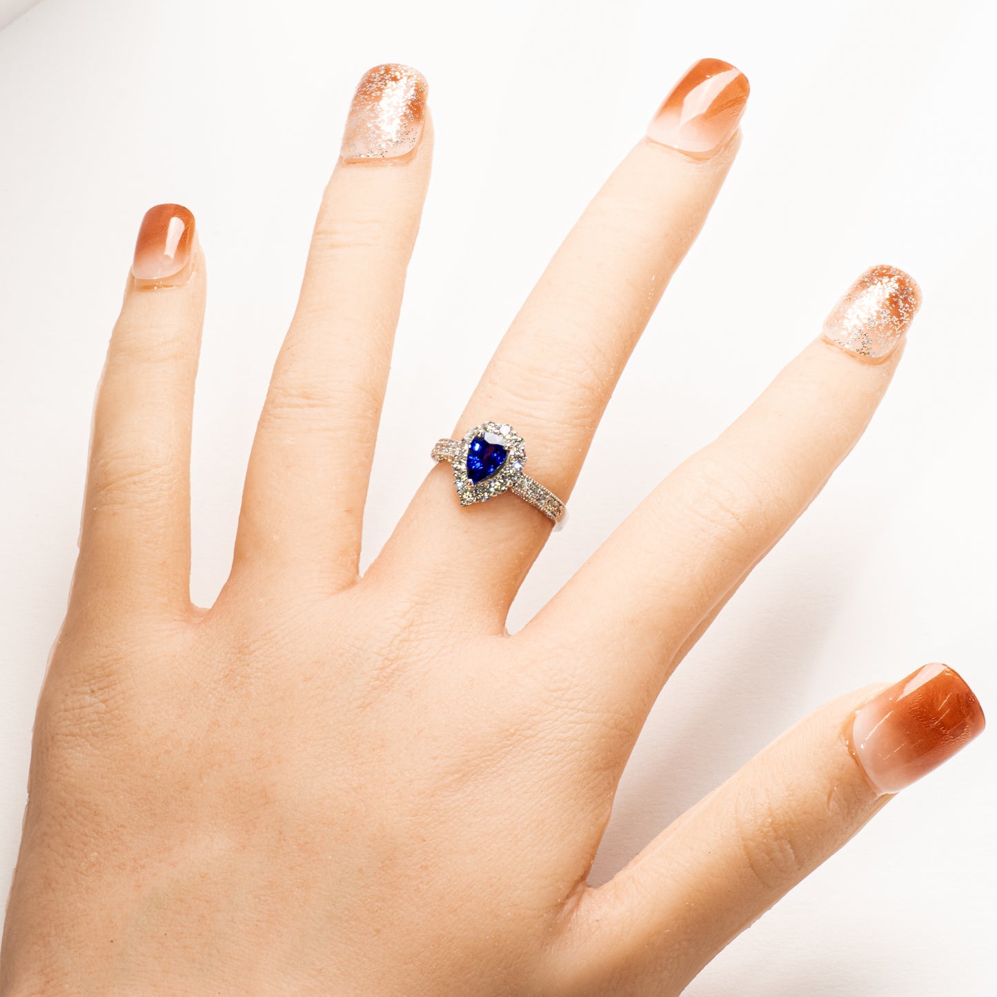 マダガスカル産ロイヤルブルーサファイア1.19ct  ダイヤモンド0.88ct PT900 リング
