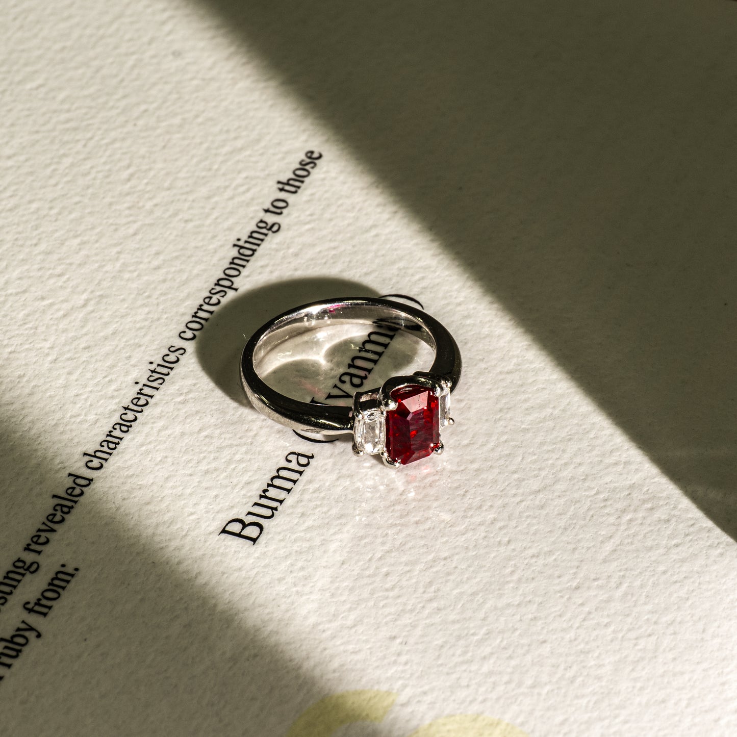 ビルマ産ピジョンブラッドルビー2.02ct ダイヤモンド0.29ct Pt900 リング
