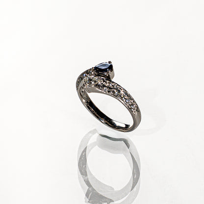 ブラジル産アレキサンドライト0.34ct ペアシェイプダイヤモンド0.25ct メレダイヤモンド0.31ct Pt900 リング