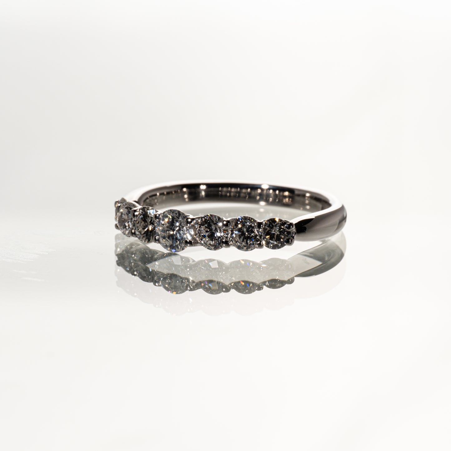 ダイヤモンド1.00ct Pt900 ハーフエタニティリング