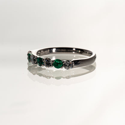 エメラルド0.34ct ダイヤモンド0.43ct Pt900 ハーフエタニティリング