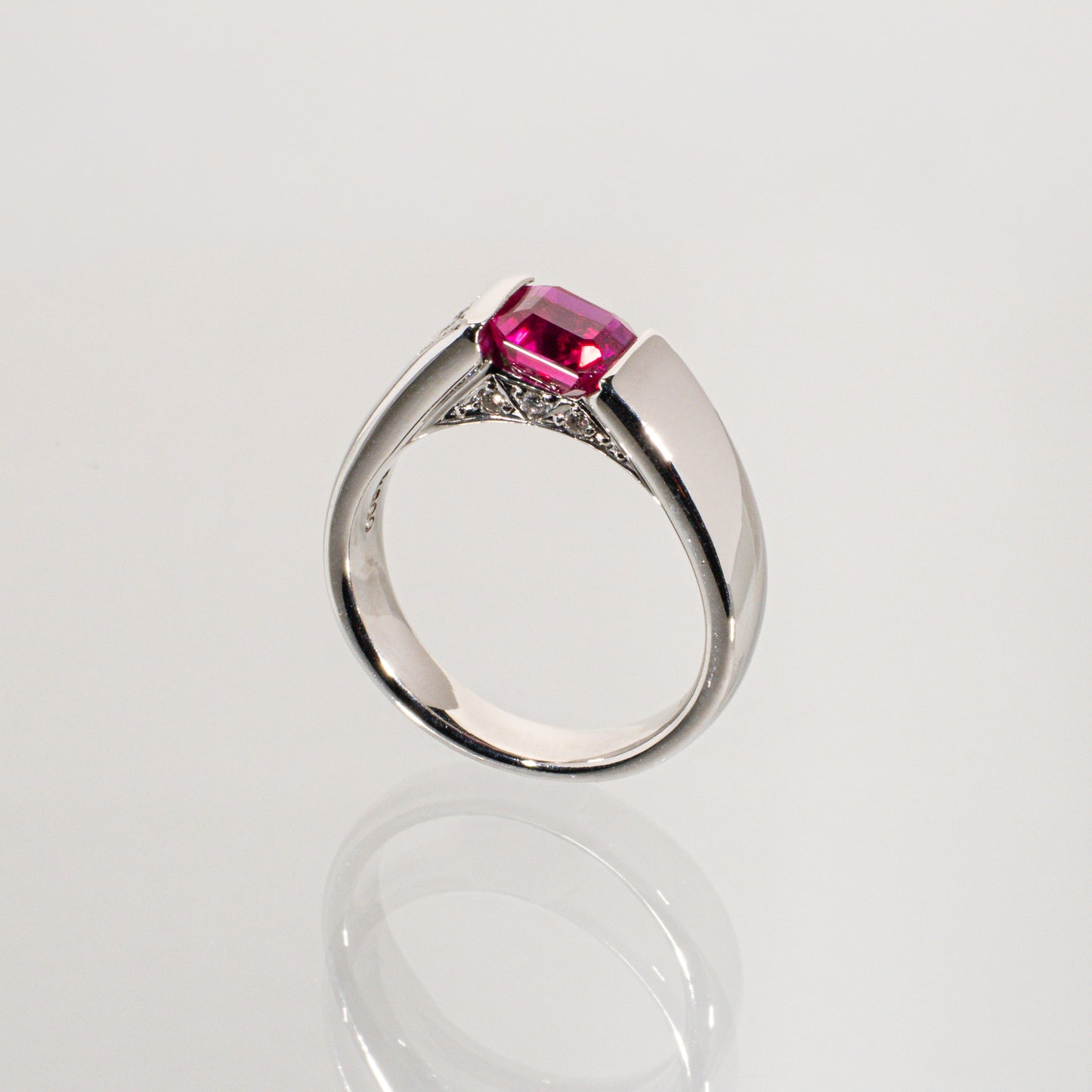 ルビー1.436ct ダイヤモンド0.12ct Pt900 リング