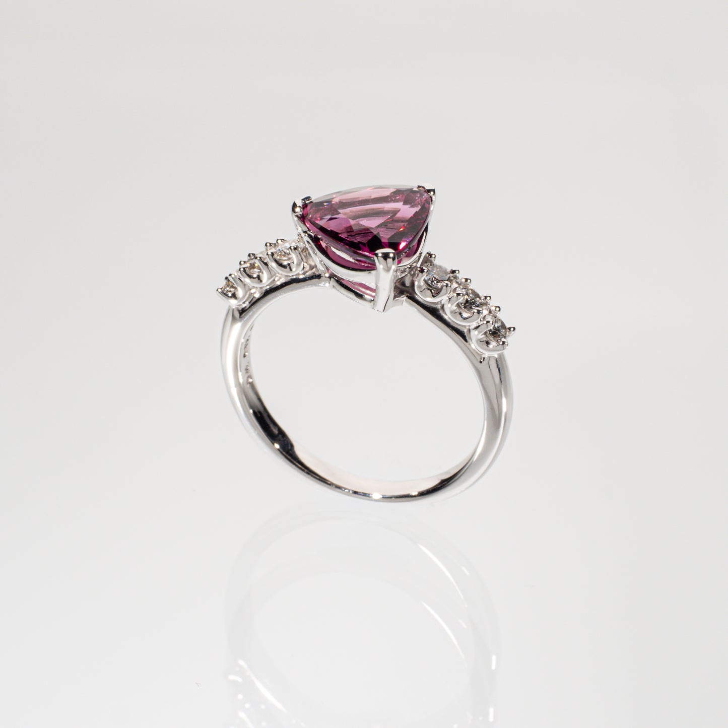 TASAKI ロードライトガーネット ダイヤモンド0.20ct K18WG リング