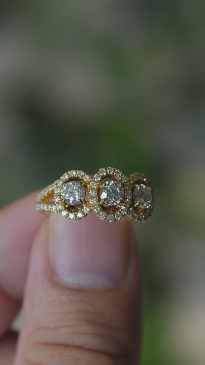 ダイヤモンド0.90ct メレダイヤモンド0.47ct K18 スリーストーンヘイローリング